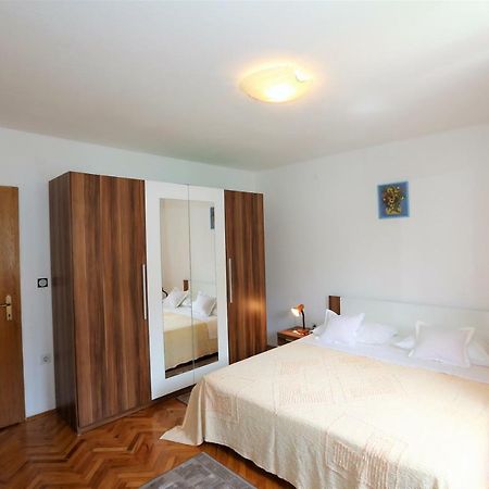 Apartmani Vinko Baška Voda Buitenkant foto