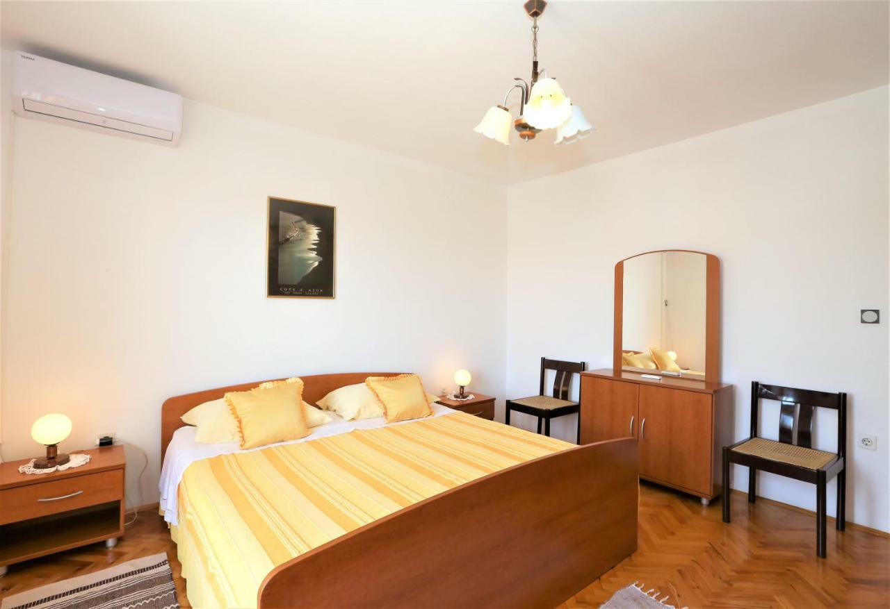 Apartmani Vinko Baška Voda Buitenkant foto