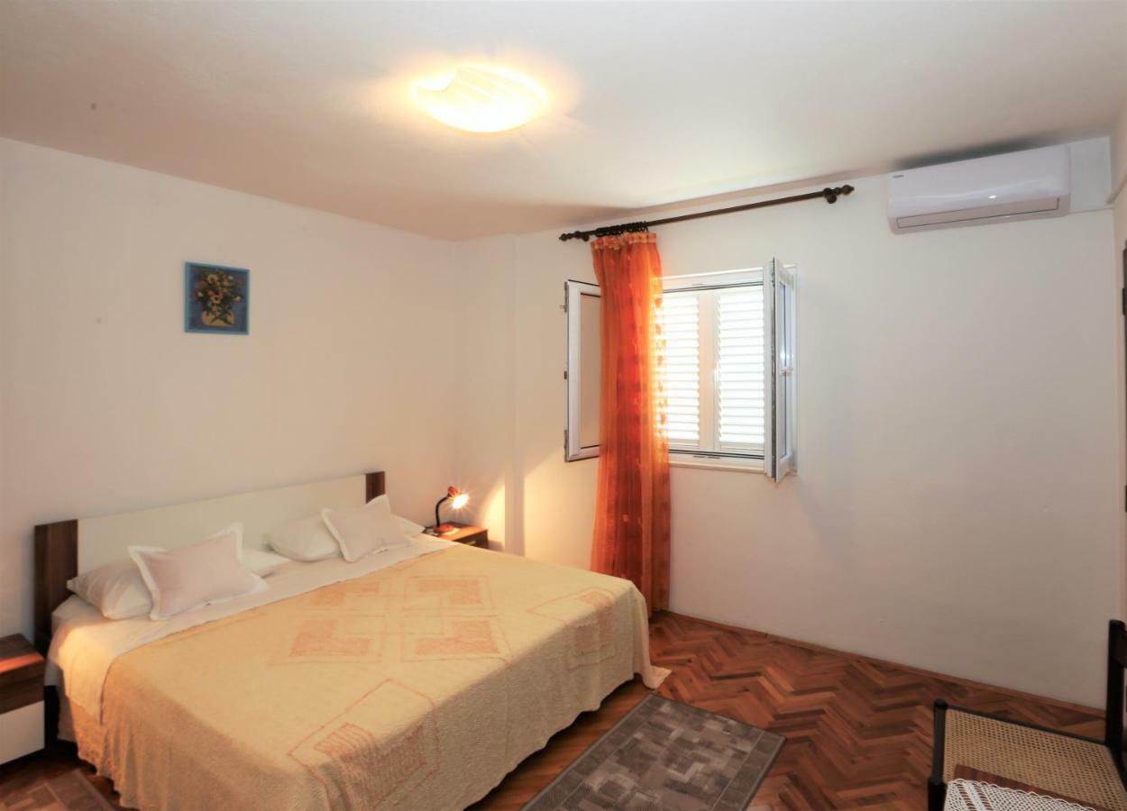 Apartmani Vinko Baška Voda Buitenkant foto