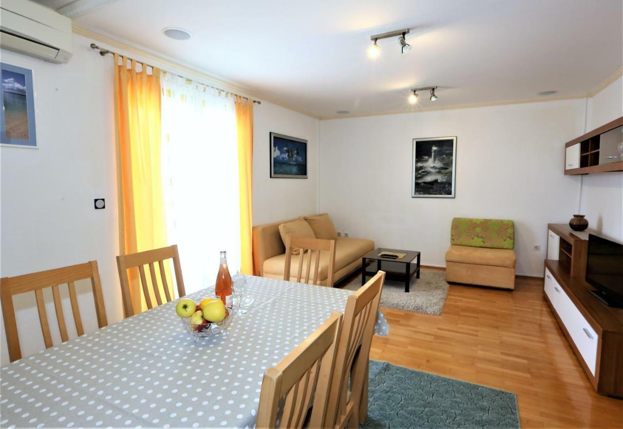 Apartmani Vinko Baška Voda Buitenkant foto