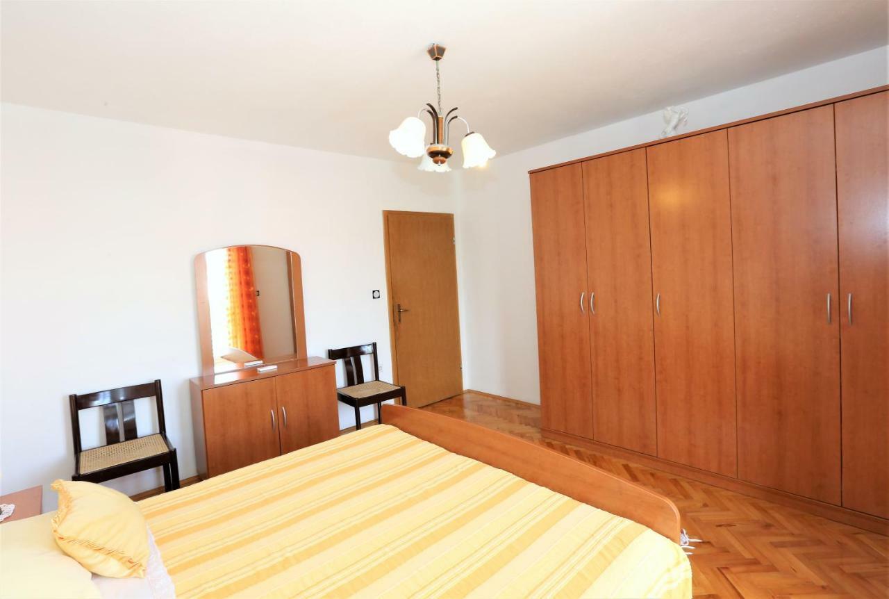 Apartmani Vinko Baška Voda Buitenkant foto