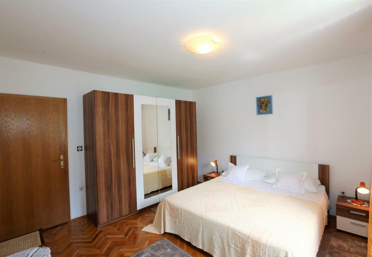 Apartmani Vinko Baška Voda Buitenkant foto